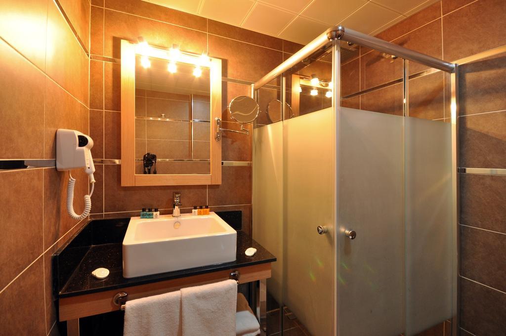 Starton Hotel Ankara Rum bild